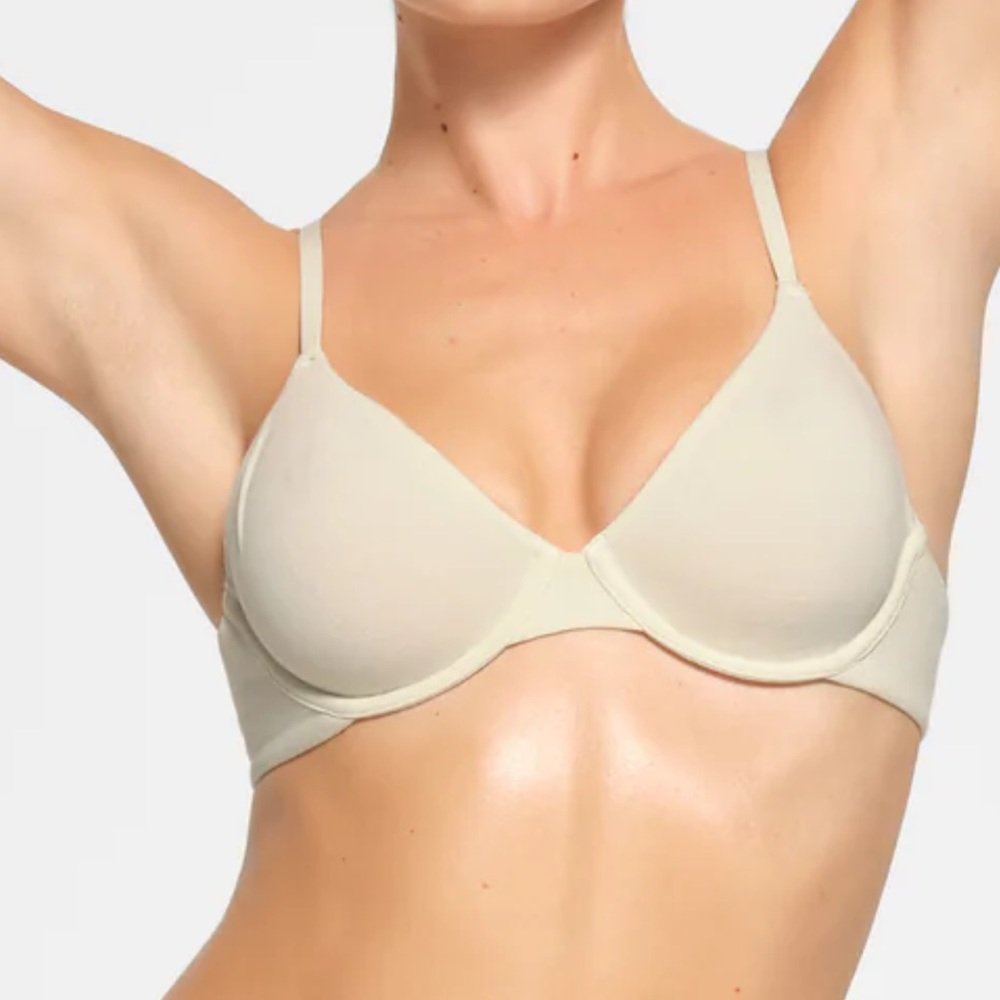 SKIMS T-shirt Bra